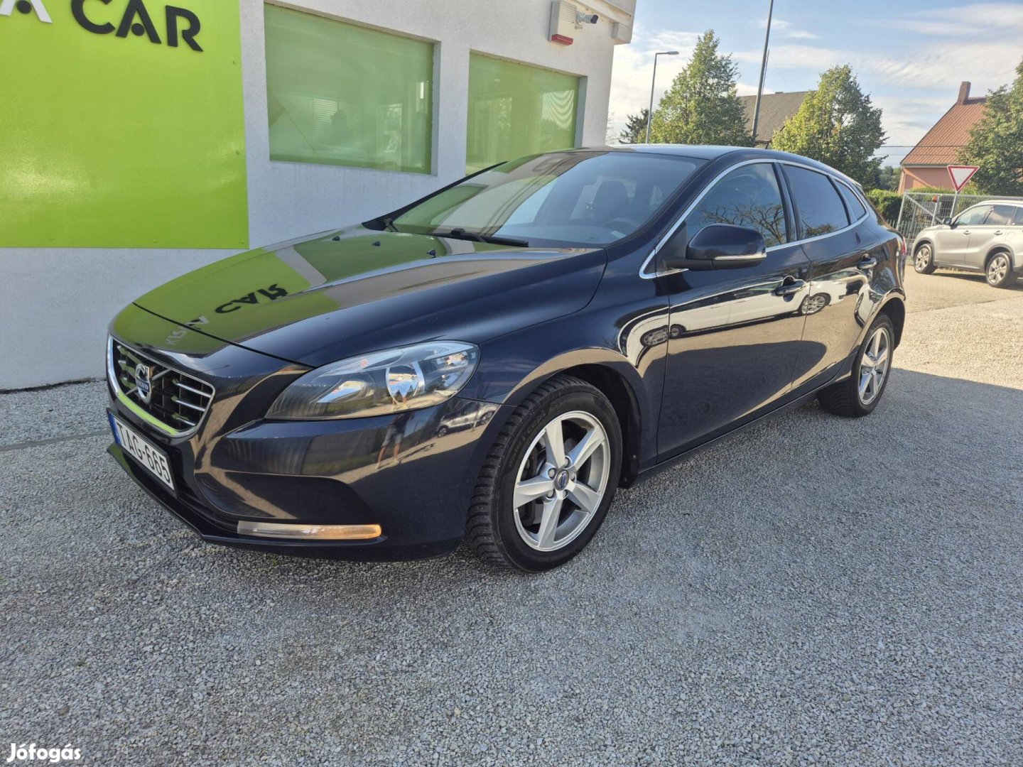 Volvo V40 2.0 D [D2] Kinetic Geartronic Navigác...